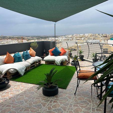 Trendy Seaside Escape 2 Bedroom Penthouse Марсаскала Екстериор снимка