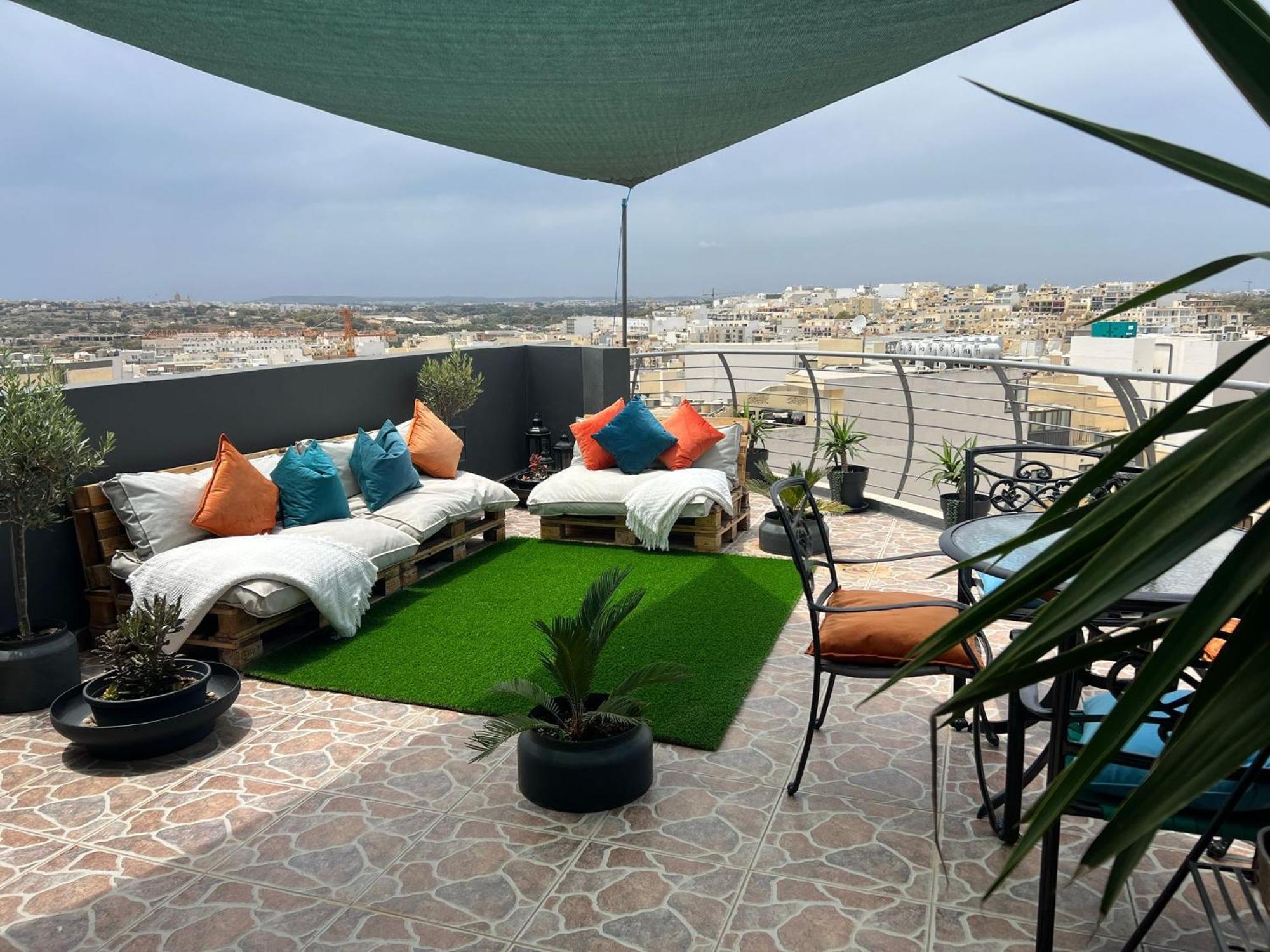 Trendy Seaside Escape 2 Bedroom Penthouse Марсаскала Екстериор снимка